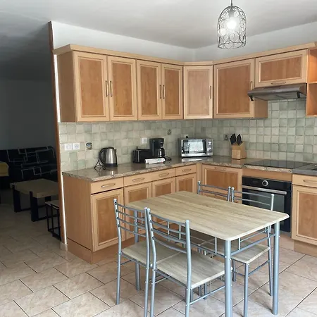 La Maison Des Vendangeurs Apartment *
